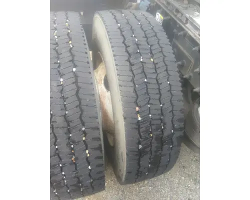 MICHELIN 295/75R22.5 TIRE
