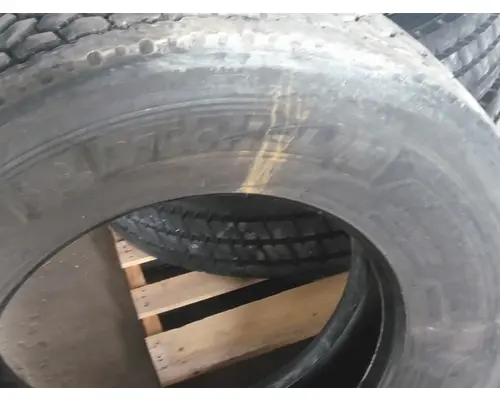 MICHELIN 295/75R22.5 TIRE