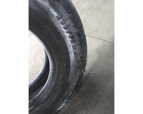 MICHELIN 295/75R22.5 TIRE