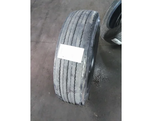 MICHELIN 295/75R22.5 TIRE