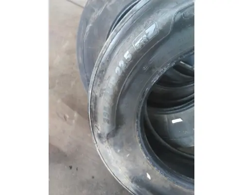 MICHELIN 295/75R22.5 TIRE