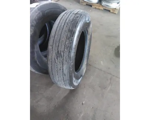 MICHELIN 295/75R22.5 TIRE