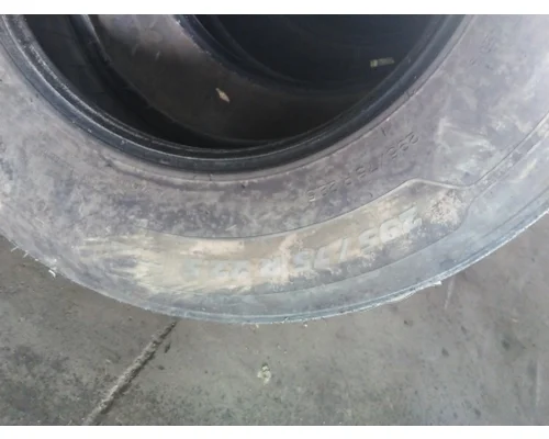 MICHELIN 295/75R22.5 TIRE