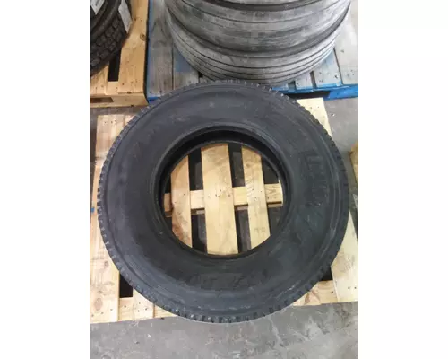 MICHELIN 295/75R22.5 TIRE