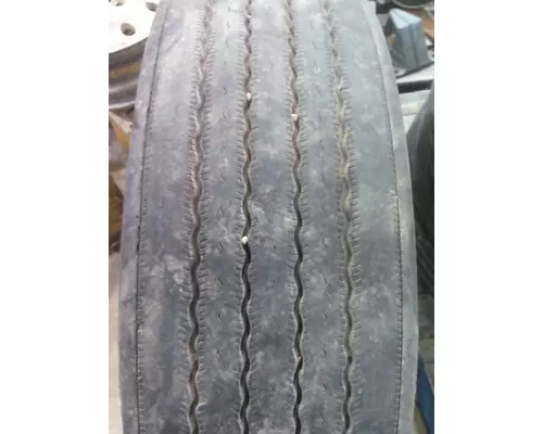 MICHELIN 295/75R22.5 TIRE