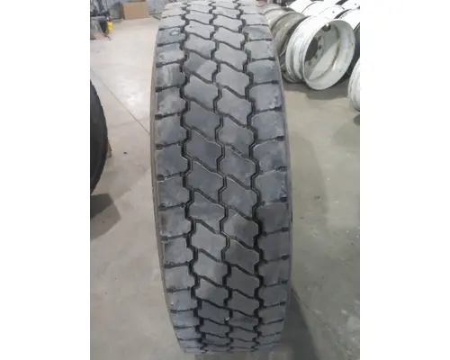 MICHELIN 295/75R22.5 TIRE