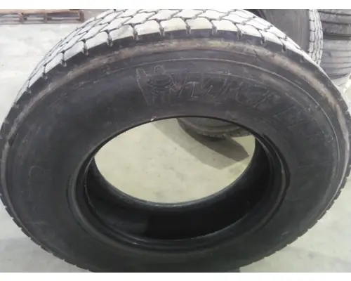 MICHELIN 295/75R22.5 TIRE