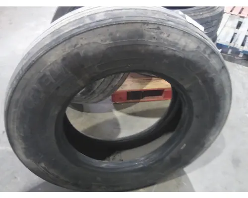 MICHELIN 295/75R22.5 TIRE