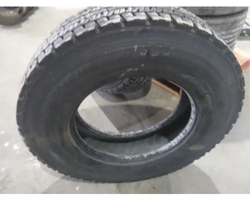 MICHELIN 295/75R22.5 TIRE