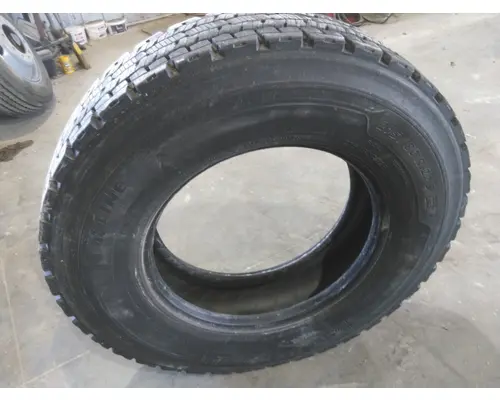 MICHELIN 295/75R22.5 TIRE
