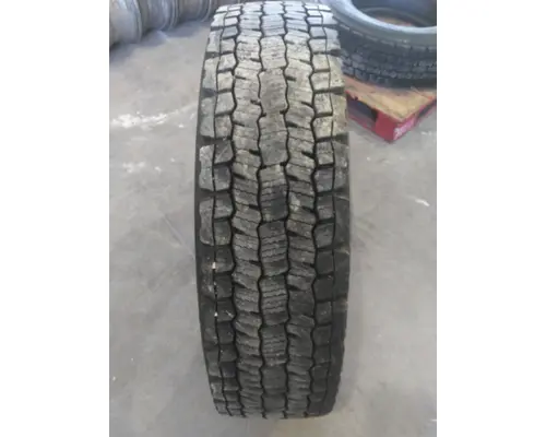 MICHELIN 295/75R22.5 TIRE