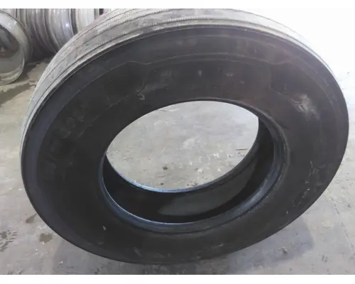 MICHELIN 295/75R22.5 TIRE