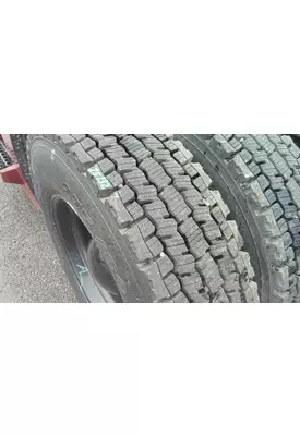 MICHELIN 295/75R22.5 TIRE