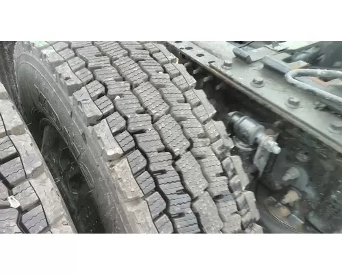 MICHELIN 295/75R22.5 TIRE
