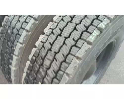 MICHELIN 295/75R22.5 TIRE