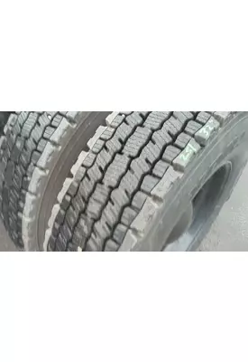 MICHELIN 295/75R22.5 TIRE