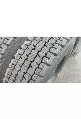 MICHELIN 295/75R22.5 TIRE