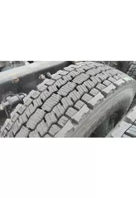 MICHELIN 295/75R22.5 TIRE