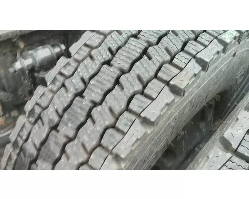 MICHELIN 295/75R22.5 TIRE