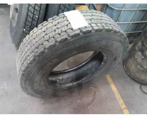 MICHELIN 295/80R22.5 TIRE