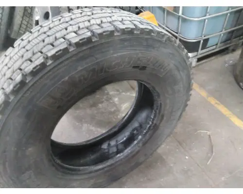 MICHELIN 295/80R22.5 TIRE