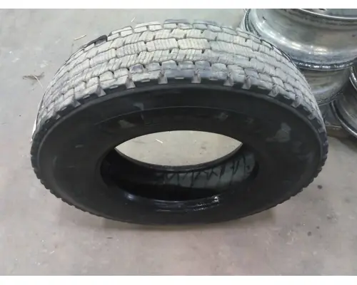 MICHELIN 295/80R22.5 TIRE