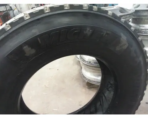 MICHELIN 295/80R22.5 TIRE