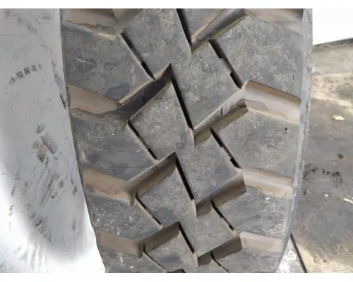 MICHELIN 315/80R22.5 TIRE