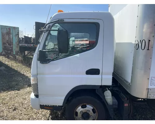 MITSUBISHI FUSO FE125 Door Assembly, Front