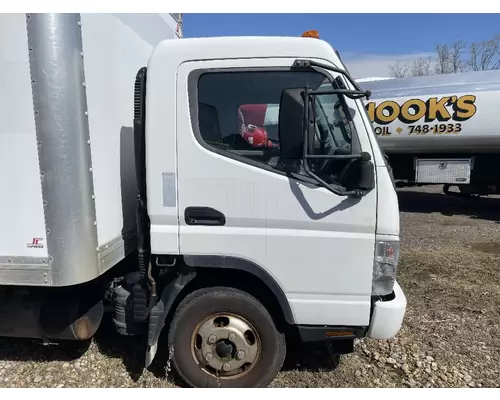 MITSUBISHI FUSO FE125 Door Assembly, Front