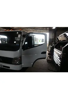 MITSUBISHI FUSO FE140 Door Assembly, Front