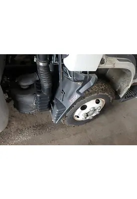 MITSUBISHI FUSO FE140 Fender
