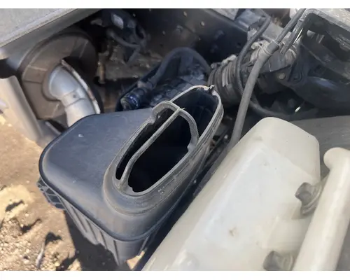 MITSUBISHI FUSO FE180 Air Cleaner