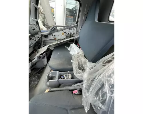 MITSUBISHI FUSO FE180 Complete Vehicle