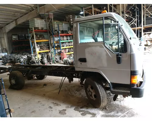 MITSUBISHI FUSO FE439 Door Assembly, Front