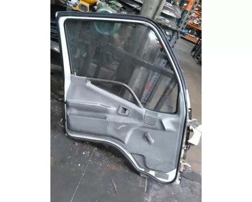 MITSUBISHI FUSO FE639 DOOR ASSEMBLY, FRONT