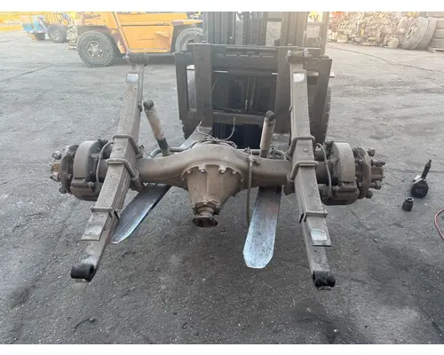 MITSUBISHI FUSO FE649 Axle Assembly, Rear