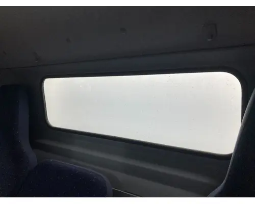 MITSUBISHI FUSO FE649 Back Glass
