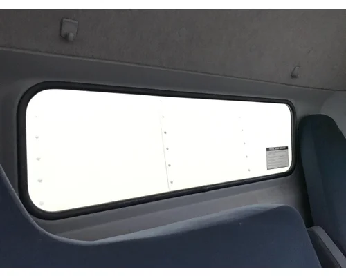 MITSUBISHI FUSO FE649 Back Glass