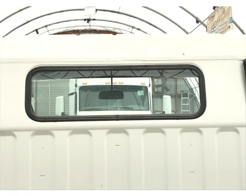 MITSUBISHI FUSO FE649 Back Glass
