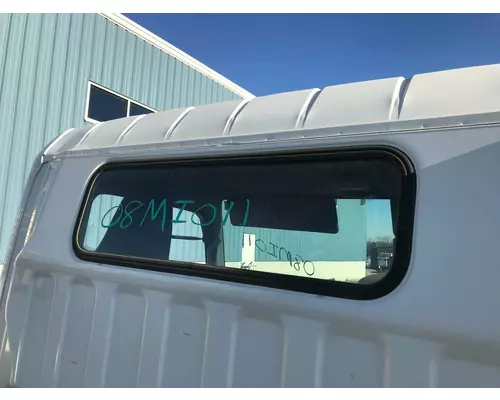 MITSUBISHI FUSO FE649 Back Glass