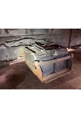 MITSUBISHI FUSO FE649 Battery Box