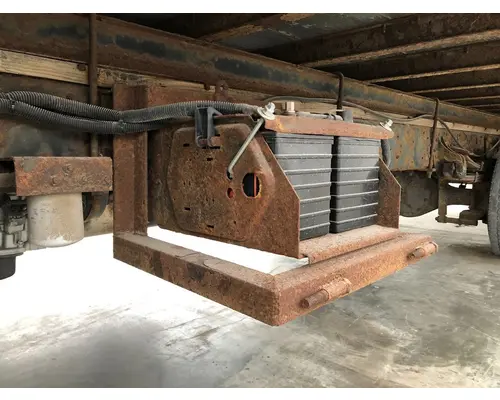 MITSUBISHI FUSO FE649 Battery Box