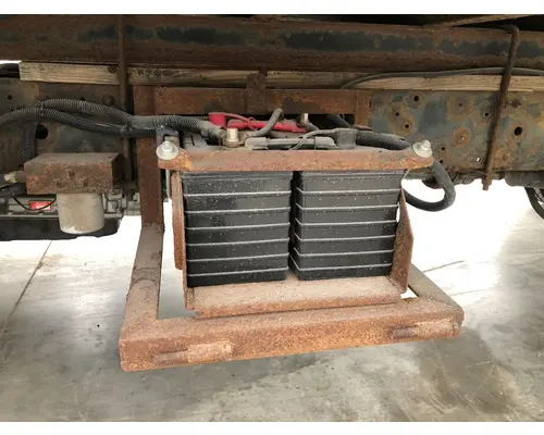 MITSUBISHI FUSO FE649 Battery Box