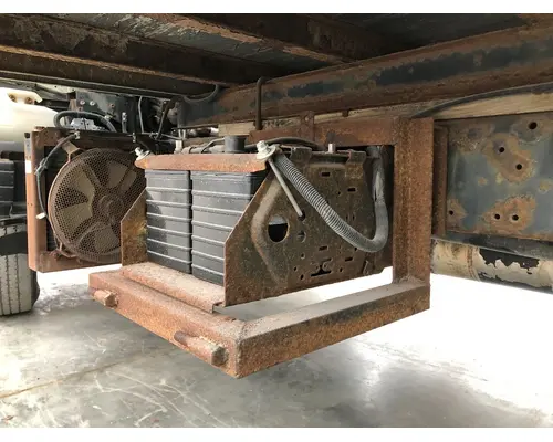 MITSUBISHI FUSO FE649 Battery Box