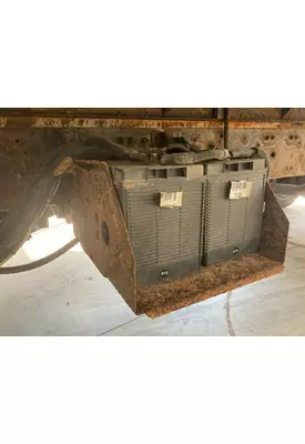 MITSUBISHI FUSO FE649 Battery Box