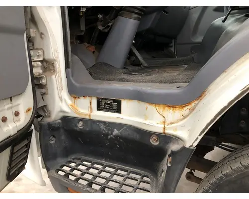 MITSUBISHI FUSO FE649 Cab Assembly