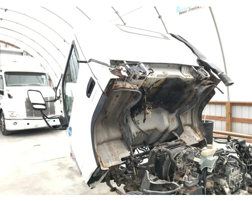 MITSUBISHI FUSO FE649 Cab Assembly