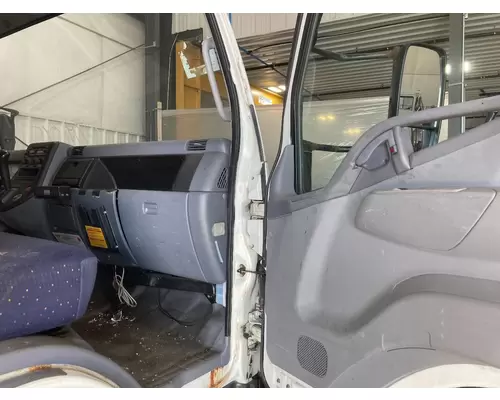 MITSUBISHI FUSO FE649 Cab Assembly