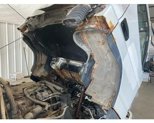 MITSUBISHI FUSO FE649 Cab Assembly